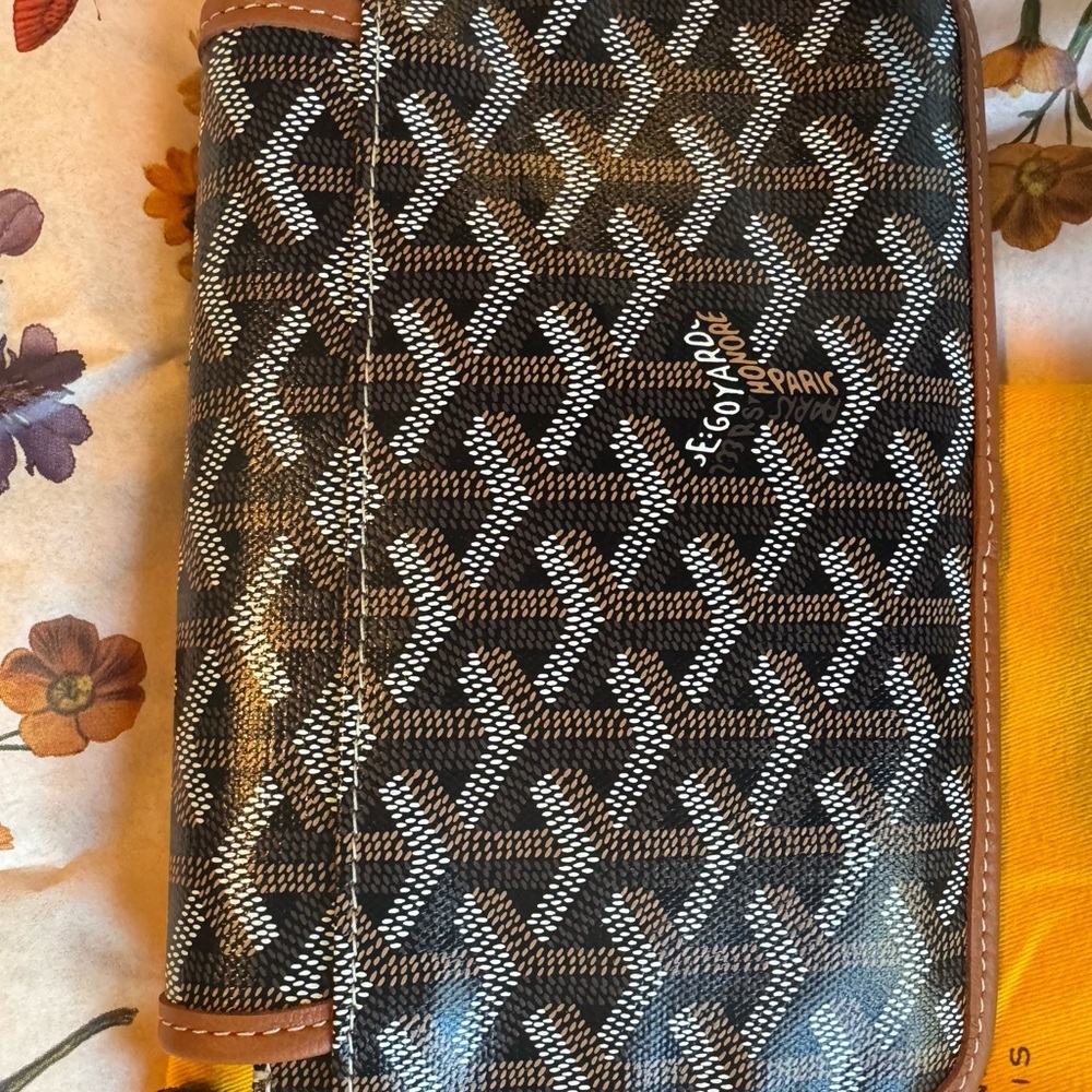Goyard Black and Brown Goyardine Crossbody Wallet - Picture 6 of 8